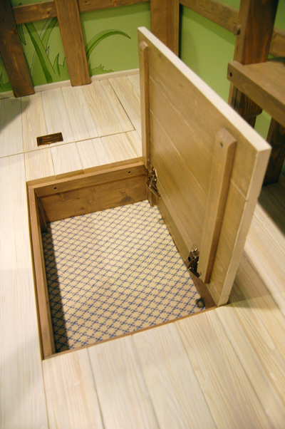 Trap Door in Floor / Secret Compartment